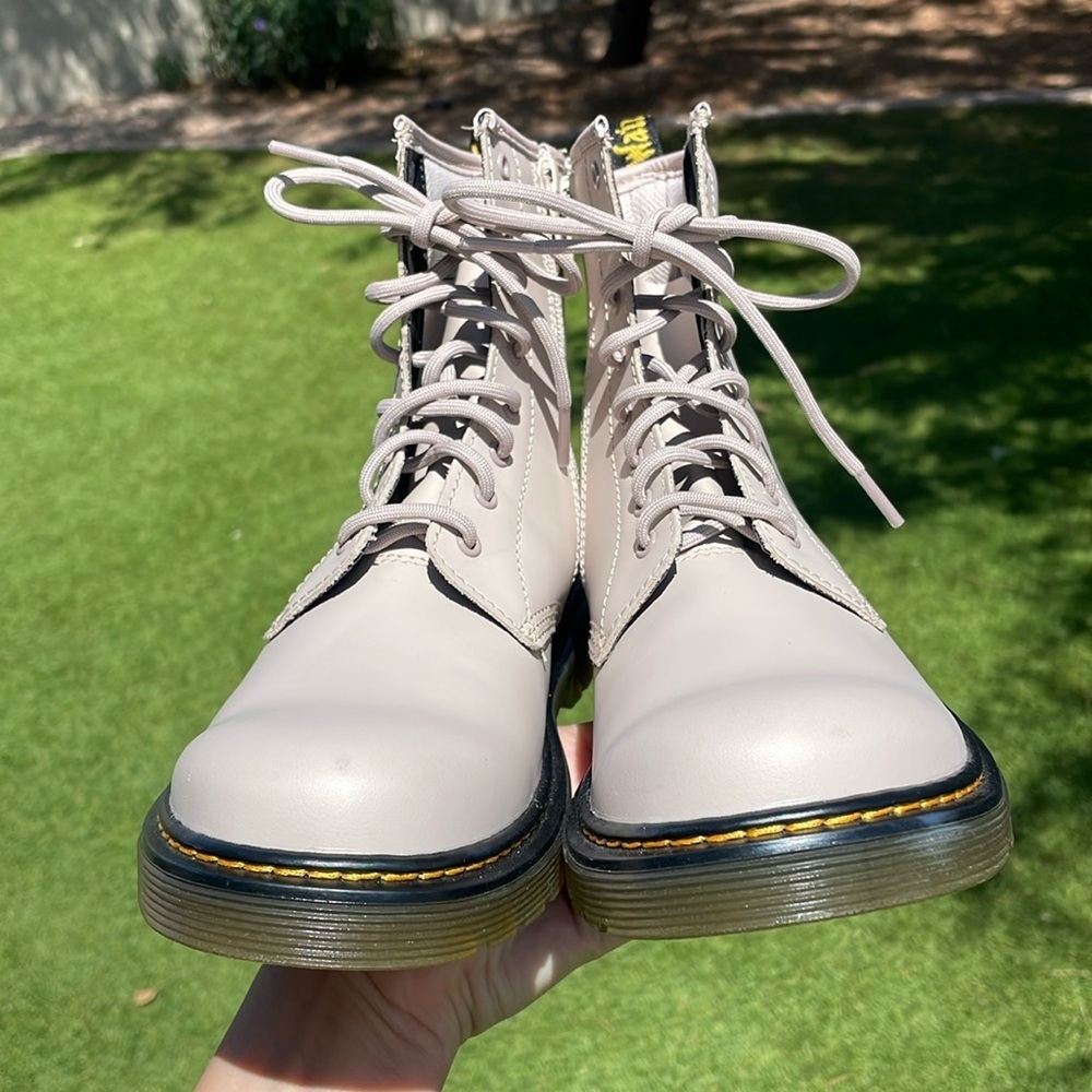 NWT DR MARTENS 1460 Fashion Leather Boot! - Picture 6 of 13